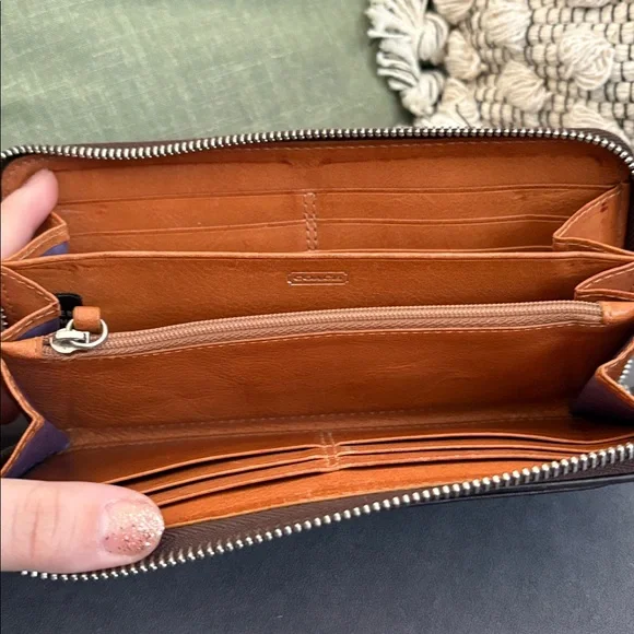 Vintage Coach Chelsea Zip Around Wallet - Picture 8 of 9